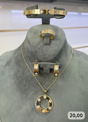 Qizil külotli kotiblar